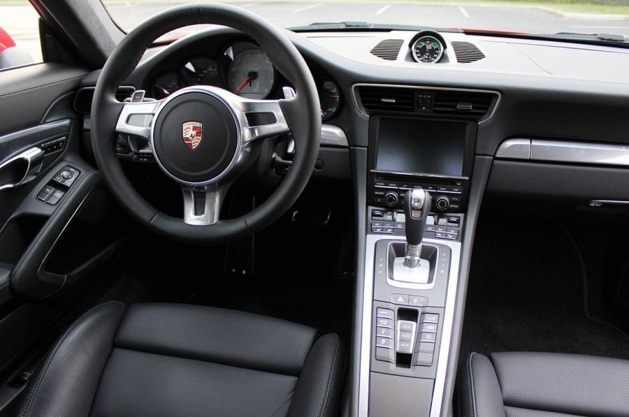  Porsche 911 Carrera S 2013 года  (фото 30 из 51)